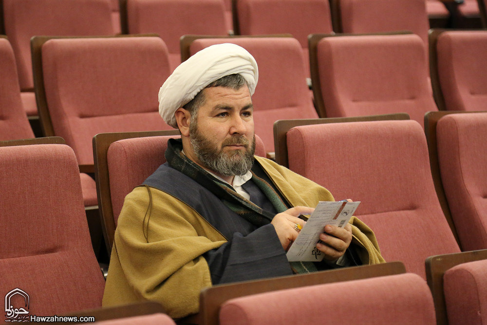 گزارش تصویری / هجدهمین همایش کتاب سال حوزه / از نویسندگان، مولفان و صاحبان ۹ اثر برگزیده، ۹ اثر شایسته تقدیر و ۱۹ اثر شایسته تحسین هجدهمین همایش کتاب سال حوزه در حضور آیت الله العظمی مکارم شیرازی تجلیل شدند.