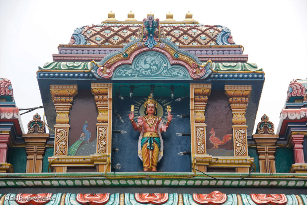 گزارش تصویری /  مناطق گردشگری مالزی / مالزی یکی از کشورهای آسیای شرقی است که از نظر قدمت تاریخی زیادی ندارد و پیشتر مستعمره انگلیس بوده است. اما پس از جدایی رشد چشمگیری کرده و از نظر گردشگری بسیار توسعه یافته تا جایی که اکنون به یکی ازکشورهای گردشگر پذیر دنیا تبدیل شده و پایتخت آن یعنی کوالالامپور مقصد بسیاری از گردشگران بخصوص ایرانیان است.​