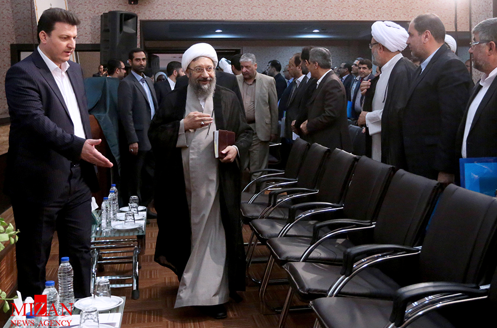 گزارش تصویری / اولین همایش ملی صیانت از وقف با حضور رئیس قوه قضاییه - مشهد / نخستین همایش ملی صیانت از وقف با رویکرد تثبیت مالکیت موقوفات و اراضی ملی با حضور رئیس قوه قضاییه، نماینده ولی فقیه و رئیس سازمان اوقاف و روسای سازمان ثبت اسناد و املاک و سازمان جنگل ها صبح امروز در مشهد مقدس آغاز شد.