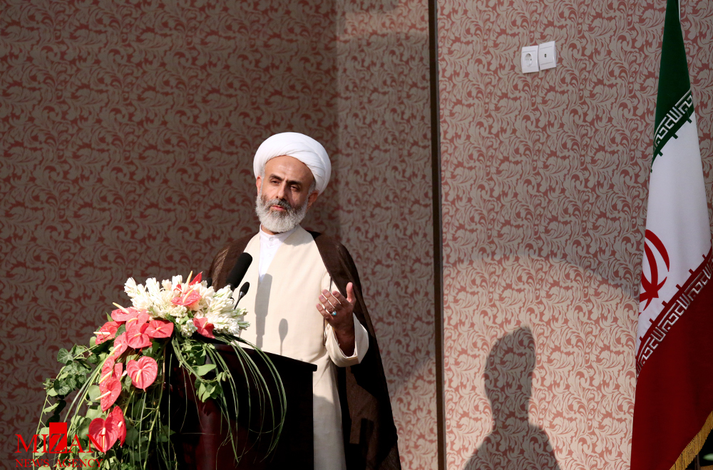 گزارش تصویری / اولین همایش ملی صیانت از وقف با حضور رئیس قوه قضاییه - مشهد / نخستین همایش ملی صیانت از وقف با رویکرد تثبیت مالکیت موقوفات و اراضی ملی با حضور رئیس قوه قضاییه، نماینده ولی فقیه و رئیس سازمان اوقاف و روسای سازمان ثبت اسناد و املاک و سازمان جنگل ها صبح امروز در مشهد مقدس آغاز شد.