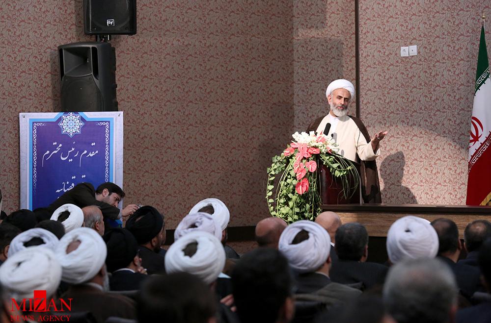 گزارش تصویری / اولین همایش ملی صیانت از وقف با حضور رئیس قوه قضاییه - مشهد / نخستین همایش ملی صیانت از وقف با رویکرد تثبیت مالکیت موقوفات و اراضی ملی با حضور رئیس قوه قضاییه، نماینده ولی فقیه و رئیس سازمان اوقاف و روسای سازمان ثبت اسناد و املاک و سازمان جنگل ها صبح امروز در مشهد مقدس آغاز شد.