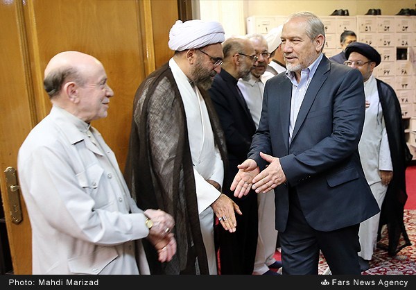 گزارش تصویری / مراسم اولین سالگرد ارتحال آیت‌الله خزعلی / مراسم اولین سالگرد ارتحال آیت‌الله «ابوالقاسم خزعلی» عضو فقید مجلس خبرگان و رئیس فقید بنیاد بین‌المللی غدیر عصر شنبه (بیست‌وهفتم شهریور) در مسجد امام صادق(ع) برگزار شد.