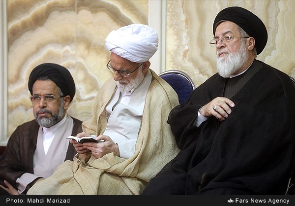 گزارش تصویری / مراسم اولین سالگرد ارتحال آیت‌الله خزعلی / مراسم اولین سالگرد ارتحال آیت‌الله «ابوالقاسم خزعلی» عضو فقید مجلس خبرگان و رئیس فقید بنیاد بین‌المللی غدیر عصر شنبه (بیست‌وهفتم شهریور) در مسجد امام صادق(ع) برگزار شد.