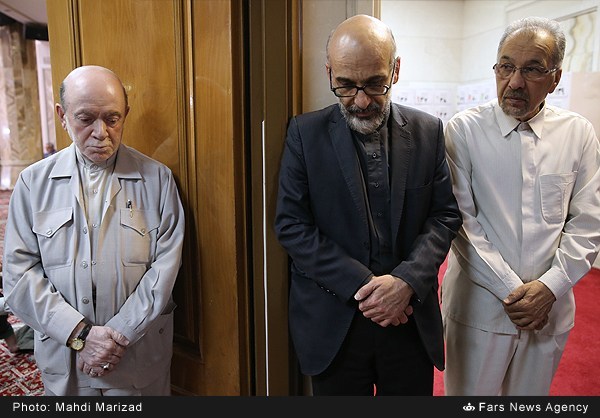 گزارش تصویری / مراسم اولین سالگرد ارتحال آیت‌الله خزعلی / مراسم اولین سالگرد ارتحال آیت‌الله «ابوالقاسم خزعلی» عضو فقید مجلس خبرگان و رئیس فقید بنیاد بین‌المللی غدیر عصر شنبه (بیست‌وهفتم شهریور) در مسجد امام صادق(ع) برگزار شد.