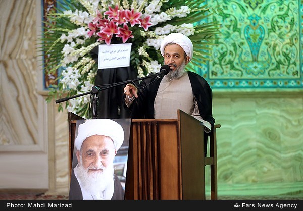 گزارش تصویری / مراسم اولین سالگرد ارتحال آیت‌الله خزعلی / مراسم اولین سالگرد ارتحال آیت‌الله «ابوالقاسم خزعلی» عضو فقید مجلس خبرگان و رئیس فقید بنیاد بین‌المللی غدیر عصر شنبه (بیست‌وهفتم شهریور) در مسجد امام صادق(ع) برگزار شد.