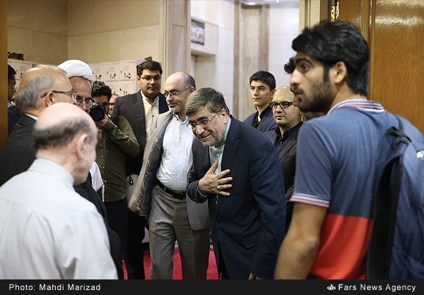 گزارش تصویری / مراسم اولین سالگرد ارتحال آیت‌الله خزعلی / مراسم اولین سالگرد ارتحال آیت‌الله «ابوالقاسم خزعلی» عضو فقید مجلس خبرگان و رئیس فقید بنیاد بین‌المللی غدیر عصر شنبه (بیست‌وهفتم شهریور) در مسجد امام صادق(ع) برگزار شد.