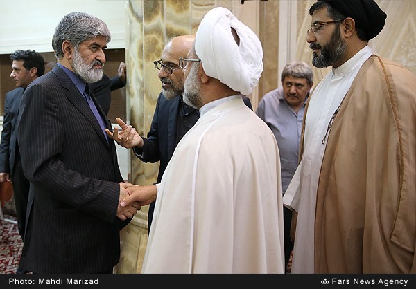 گزارش تصویری / مراسم اولین سالگرد ارتحال آیت‌الله خزعلی / مراسم اولین سالگرد ارتحال آیت‌الله «ابوالقاسم خزعلی» عضو فقید مجلس خبرگان و رئیس فقید بنیاد بین‌المللی غدیر عصر شنبه (بیست‌وهفتم شهریور) در مسجد امام صادق(ع) برگزار شد.