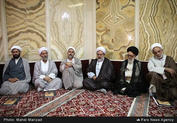 گزارش تصویری / مراسم اولین سالگرد ارتحال آیت‌الله خزعلی / مراسم اولین سالگرد ارتحال آیت‌الله «ابوالقاسم خزعلی» عضو فقید مجلس خبرگان و رئیس فقید بنیاد بین‌المللی غدیر عصر شنبه (بیست‌وهفتم شهریور) در مسجد امام صادق(ع) برگزار شد.