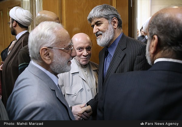 گزارش تصویری / مراسم اولین سالگرد ارتحال آیت‌الله خزعلی / مراسم اولین سالگرد ارتحال آیت‌الله «ابوالقاسم خزعلی» عضو فقید مجلس خبرگان و رئیس فقید بنیاد بین‌المللی غدیر عصر شنبه (بیست‌وهفتم شهریور) در مسجد امام صادق(ع) برگزار شد.