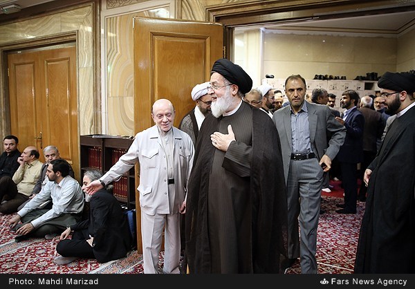 گزارش تصویری / مراسم اولین سالگرد ارتحال آیت‌الله خزعلی / مراسم اولین سالگرد ارتحال آیت‌الله «ابوالقاسم خزعلی» عضو فقید مجلس خبرگان و رئیس فقید بنیاد بین‌المللی غدیر عصر شنبه (بیست‌وهفتم شهریور) در مسجد امام صادق(ع) برگزار شد.