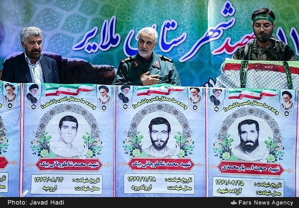 گزارش تصویری / یادواره سرداران و 1100 شهید ملایر گزارش تصویری / یادواره سرداران و 1100 شهید ملایر / یادواره امیران، فرماندهان، سرداران و 1100 شهید شهرستان ملایر به مناسبت گرامیداشت هفته دفاع مقدس ظهر پنجشنبه یکم مهر با حضور سردار قاسم سلیمانی در شهرستان ملایر برگزار شد.