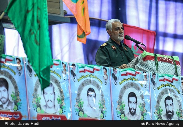 گزارش تصویری / یادواره سرداران و 1100 شهید ملایر گزارش تصویری / یادواره سرداران و 1100 شهید ملایر / یادواره امیران، فرماندهان، سرداران و 1100 شهید شهرستان ملایر به مناسبت گرامیداشت هفته دفاع مقدس ظهر پنجشنبه یکم مهر با حضور سردار قاسم سلیمانی در شهرستان ملایر برگزار شد.