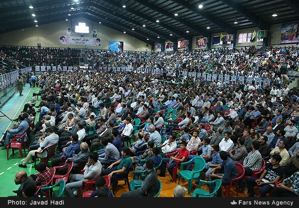گزارش تصویری / یادواره سرداران و 1100 شهید ملایر گزارش تصویری / یادواره سرداران و 1100 شهید ملایر / یادواره امیران، فرماندهان، سرداران و 1100 شهید شهرستان ملایر به مناسبت گرامیداشت هفته دفاع مقدس ظهر پنجشنبه یکم مهر با حضور سردار قاسم سلیمانی در شهرستان ملایر برگزار شد.
