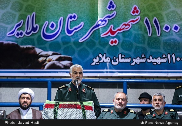 گزارش تصویری / یادواره سرداران و 1100 شهید ملایر گزارش تصویری / یادواره سرداران و 1100 شهید ملایر / یادواره امیران، فرماندهان، سرداران و 1100 شهید شهرستان ملایر به مناسبت گرامیداشت هفته دفاع مقدس ظهر پنجشنبه یکم مهر با حضور سردار قاسم سلیمانی در شهرستان ملایر برگزار شد.