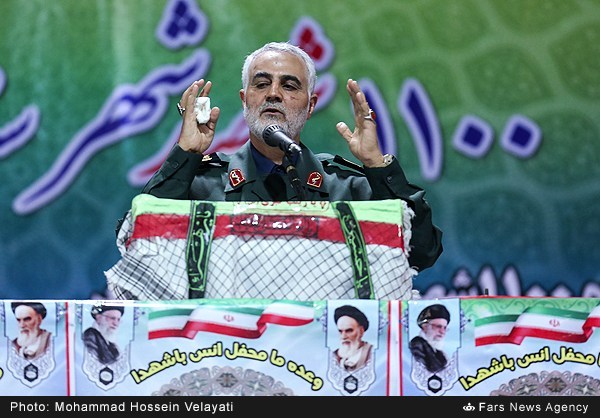 گزارش تصویری / یادواره سرداران و 1100 شهید ملایر گزارش تصویری / یادواره سرداران و 1100 شهید ملایر / یادواره امیران، فرماندهان، سرداران و 1100 شهید شهرستان ملایر به مناسبت گرامیداشت هفته دفاع مقدس ظهر پنجشنبه یکم مهر با حضور سردار قاسم سلیمانی در شهرستان ملایر برگزار شد.