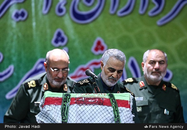 گزارش تصویری / یادواره سرداران و 1100 شهید ملایر گزارش تصویری / یادواره سرداران و 1100 شهید ملایر / یادواره امیران، فرماندهان، سرداران و 1100 شهید شهرستان ملایر به مناسبت گرامیداشت هفته دفاع مقدس ظهر پنجشنبه یکم مهر با حضور سردار قاسم سلیمانی در شهرستان ملایر برگزار شد.