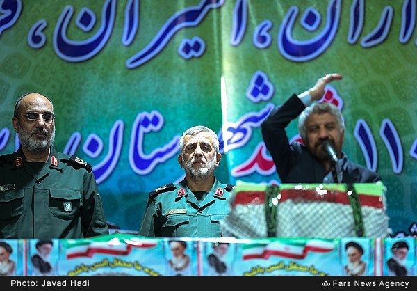 گزارش تصویری / یادواره سرداران و 1100 شهید ملایر گزارش تصویری / یادواره سرداران و 1100 شهید ملایر / یادواره امیران، فرماندهان، سرداران و 1100 شهید شهرستان ملایر به مناسبت گرامیداشت هفته دفاع مقدس ظهر پنجشنبه یکم مهر با حضور سردار قاسم سلیمانی در شهرستان ملایر برگزار شد.