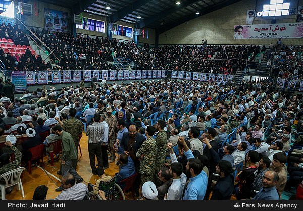 گزارش تصویری / یادواره سرداران و 1100 شهید ملایر گزارش تصویری / یادواره سرداران و 1100 شهید ملایر / یادواره امیران، فرماندهان، سرداران و 1100 شهید شهرستان ملایر به مناسبت گرامیداشت هفته دفاع مقدس ظهر پنجشنبه یکم مهر با حضور سردار قاسم سلیمانی در شهرستان ملایر برگزار شد.