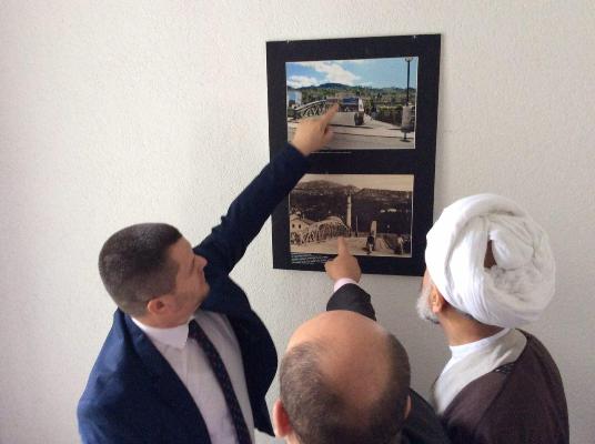 گزارش تصویری / سفر رئیس سازمان اوقاف و امور خیریه به بوسنی وهرز گووین / حجت الاسلام والمسلیمن علی محمدی نماینده ولی فقیه و رئیس سازمان اوقاف و امور خیریه کشورمان و هیات همراه که به دعوت دکتر سنائید زاییمویچ رئیس اوقاف جمعیت اسلامی بوسنی وهرز گووین وارد سارایوو شد. و با حسین افندی کاوازویچ رئیس العلما و ریاست سازمان جمعیت اسلامی بوسنی و هرزگووین دیدار و گفت وگو کرد.