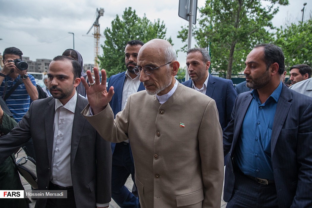 گزارش تصویری / همایش های انتخاباتی نامزدهای انتخابات ریاست جمهوری / همایش انتخاباتی سیدمصطفی میرسلیم در موسسه رفاه، اولین همایش انتخاباتی آیت‌الله رئیسی در سالن شهدای هفت تیر تهران و اولین گردهمایی جوانان حامی حجت‌الاسلام حسن روحانی در مجموعه فرهنگی اریکه ایرانیان تهران برگزار شد.