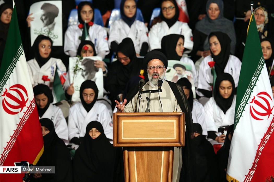 گزارش تصویری / همایش های انتخاباتی نامزدهای انتخابات ریاست جمهوری / همایش انتخاباتی سیدمصطفی میرسلیم در موسسه رفاه، اولین همایش انتخاباتی آیت‌الله رئیسی در سالن شهدای هفت تیر تهران و اولین گردهمایی جوانان حامی حجت‌الاسلام حسن روحانی در مجموعه فرهنگی اریکه ایرانیان تهران برگزار شد.