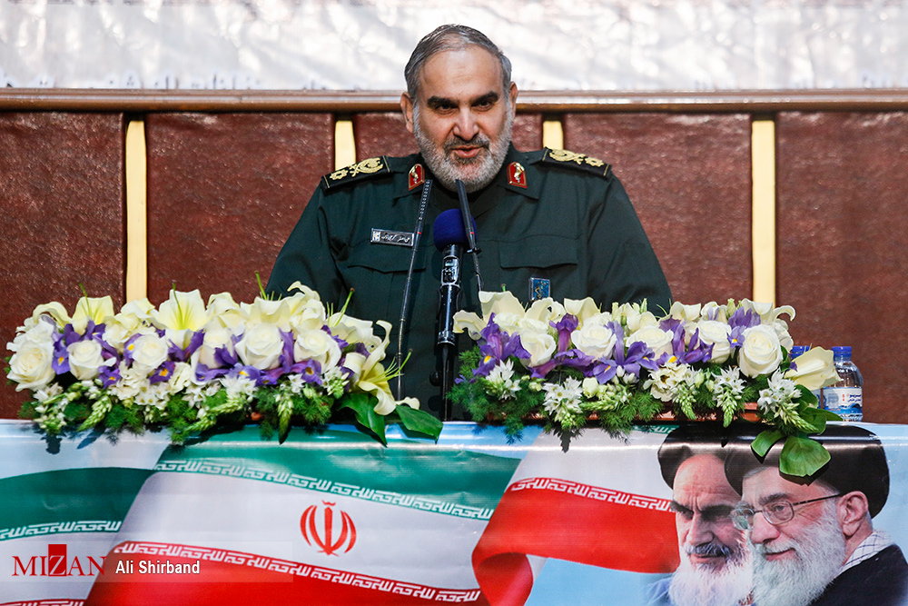 گزارش تصویری / یادواره 304ذشهید سپاه حفاظت انصارالمهدی با حضور رئیس مجلس / مراسم یادواره 304 شهید سپاه حفاظت انصارالمهدی روز پنج شنبه با حضور علی لاریجانی رییس مجلس شورای اسلامی در محل قدیم مجلس شورای اسلامی برگزار شد.