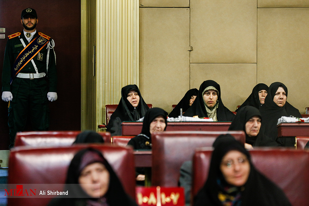 گزارش تصویری / یادواره 304ذشهید سپاه حفاظت انصارالمهدی با حضور رئیس مجلس / مراسم یادواره 304 شهید سپاه حفاظت انصارالمهدی روز پنج شنبه با حضور علی لاریجانی رییس مجلس شورای اسلامی در محل قدیم مجلس شورای اسلامی برگزار شد.