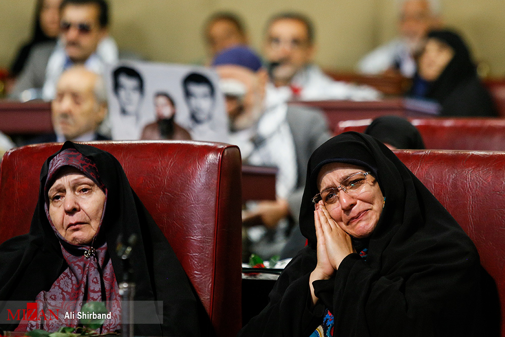 گزارش تصویری / یادواره 304ذشهید سپاه حفاظت انصارالمهدی با حضور رئیس مجلس / مراسم یادواره 304 شهید سپاه حفاظت انصارالمهدی روز پنج شنبه با حضور علی لاریجانی رییس مجلس شورای اسلامی در محل قدیم مجلس شورای اسلامی برگزار شد.