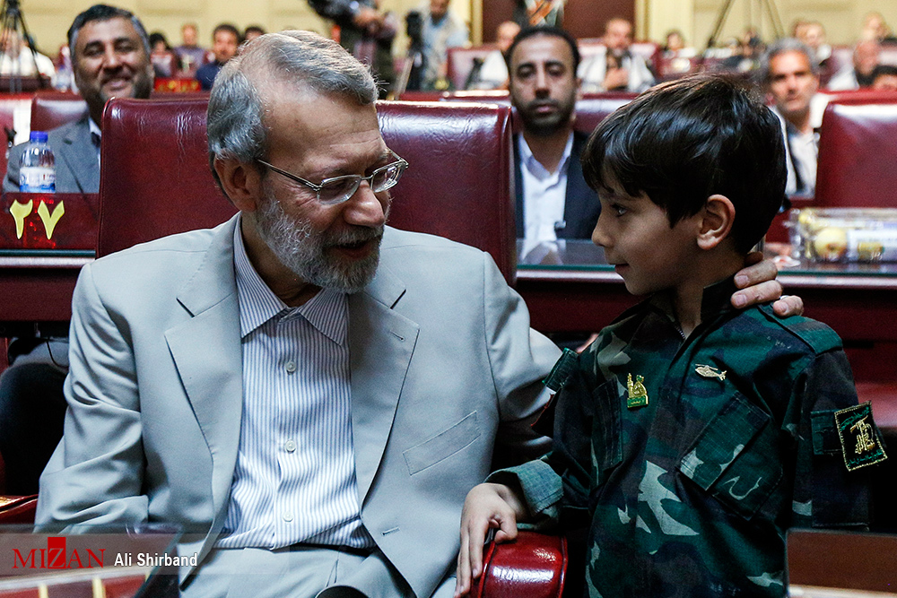 گزارش تصویری / یادواره 304ذشهید سپاه حفاظت انصارالمهدی با حضور رئیس مجلس / مراسم یادواره 304 شهید سپاه حفاظت انصارالمهدی روز پنج شنبه با حضور علی لاریجانی رییس مجلس شورای اسلامی در محل قدیم مجلس شورای اسلامی برگزار شد.