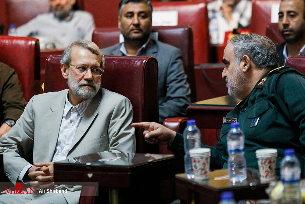 گزارش تصویری / یادواره 304ذشهید سپاه حفاظت انصارالمهدی با حضور رئیس مجلس / مراسم یادواره 304 شهید سپاه حفاظت انصارالمهدی روز پنج شنبه با حضور علی لاریجانی رییس مجلس شورای اسلامی در محل قدیم مجلس شورای اسلامی برگزار شد.