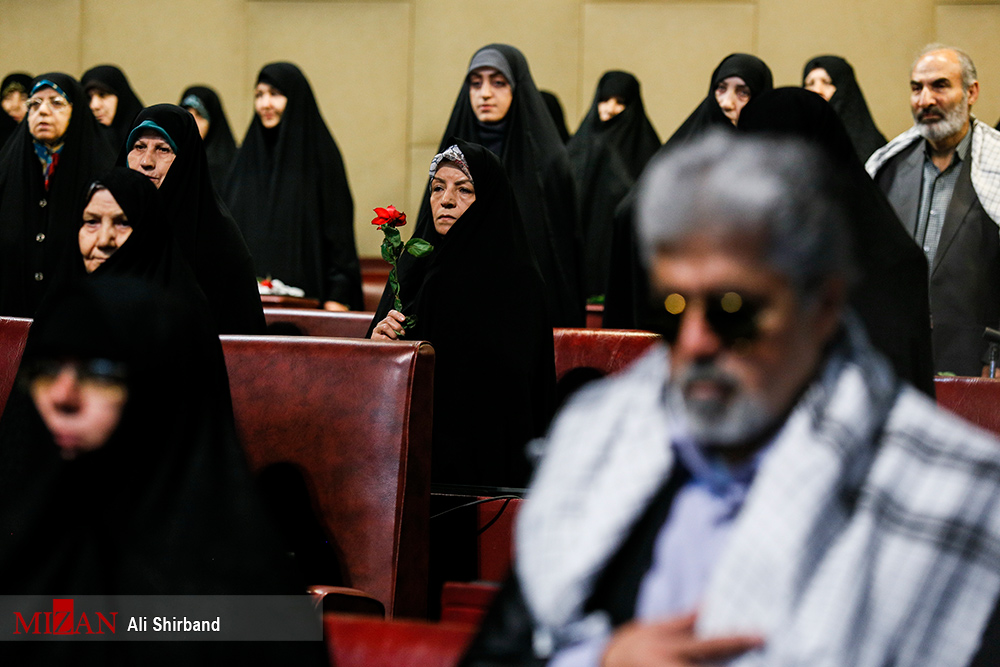 گزارش تصویری / یادواره 304ذشهید سپاه حفاظت انصارالمهدی با حضور رئیس مجلس / مراسم یادواره 304 شهید سپاه حفاظت انصارالمهدی روز پنج شنبه با حضور علی لاریجانی رییس مجلس شورای اسلامی در محل قدیم مجلس شورای اسلامی برگزار شد.