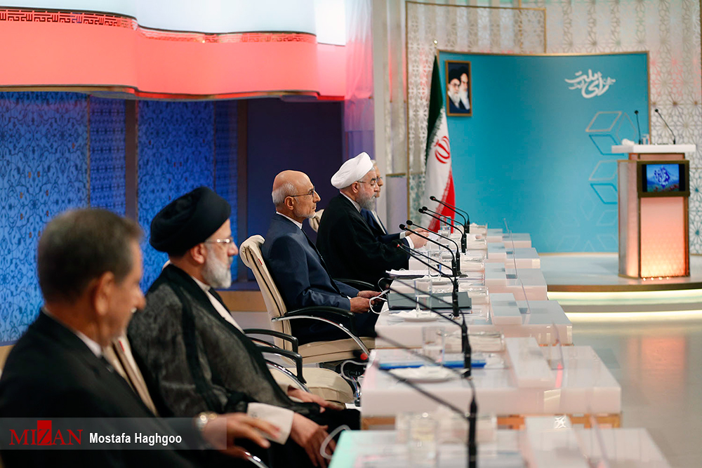 گزارش تصویری / دومین مناظره تلویزیونی نامزدهای انتخابات ریاست جمهوری / حجت الاسلام ابراهیم رئیسی، اسحاق جهانگیری، سیدمصطفی میرسلیم، حجت الاسلام حسن روحانی، محمدباقر قالیباف و سید مصطفی هاشمی طبا جمعه پانزدهم اردیبهشت برای دومین بار در مناظره انتخابات ریاست جمهوری در صدا و سیما شرکت کردند.