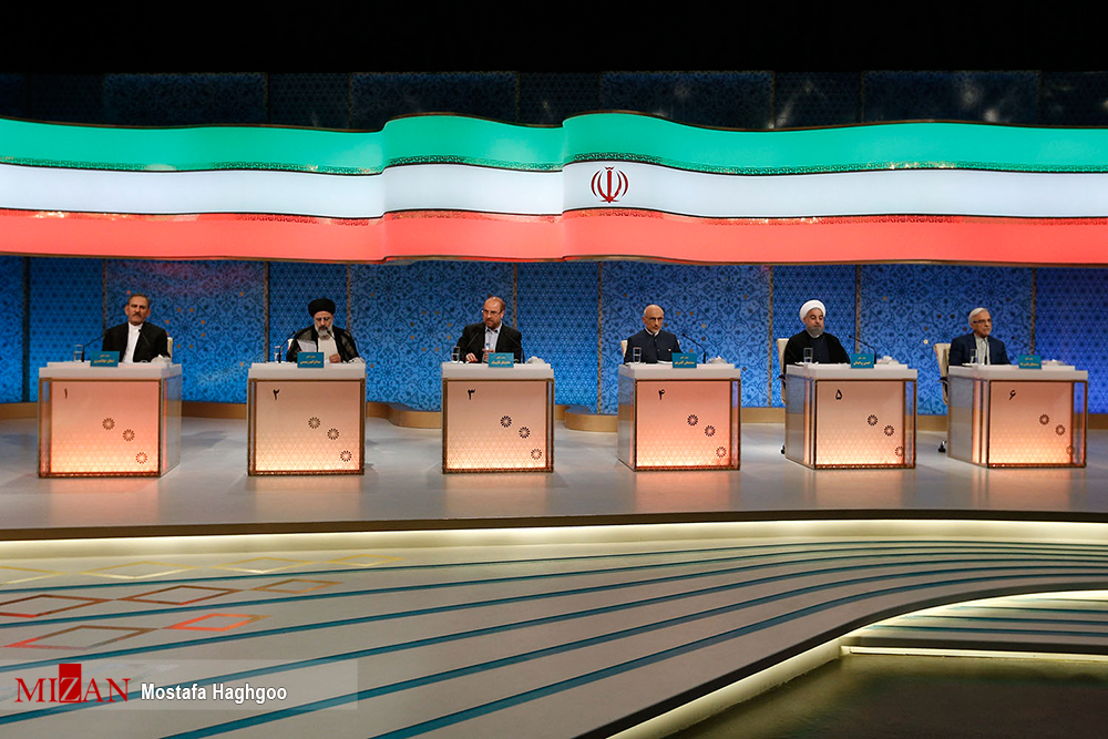 گزارش تصویری / دومین مناظره تلویزیونی نامزدهای انتخابات ریاست جمهوری / حجت الاسلام ابراهیم رئیسی، اسحاق جهانگیری، سیدمصطفی میرسلیم، حجت الاسلام حسن روحانی، محمدباقر قالیباف و سید مصطفی هاشمی طبا جمعه پانزدهم اردیبهشت برای دومین بار در مناظره انتخابات ریاست جمهوری در صدا و سیما شرکت کردند.