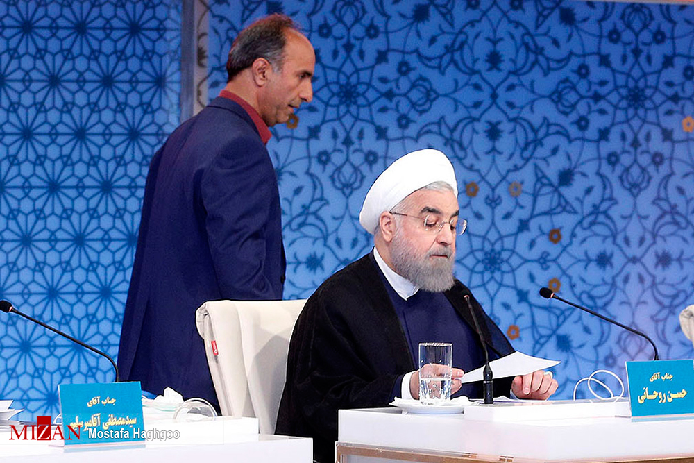 گزارش تصویری / دومین مناظره تلویزیونی نامزدهای انتخابات ریاست جمهوری / حجت الاسلام ابراهیم رئیسی، اسحاق جهانگیری، سیدمصطفی میرسلیم، حجت الاسلام حسن روحانی، محمدباقر قالیباف و سید مصطفی هاشمی طبا جمعه پانزدهم اردیبهشت برای دومین بار در مناظره انتخابات ریاست جمهوری در صدا و سیما شرکت کردند.