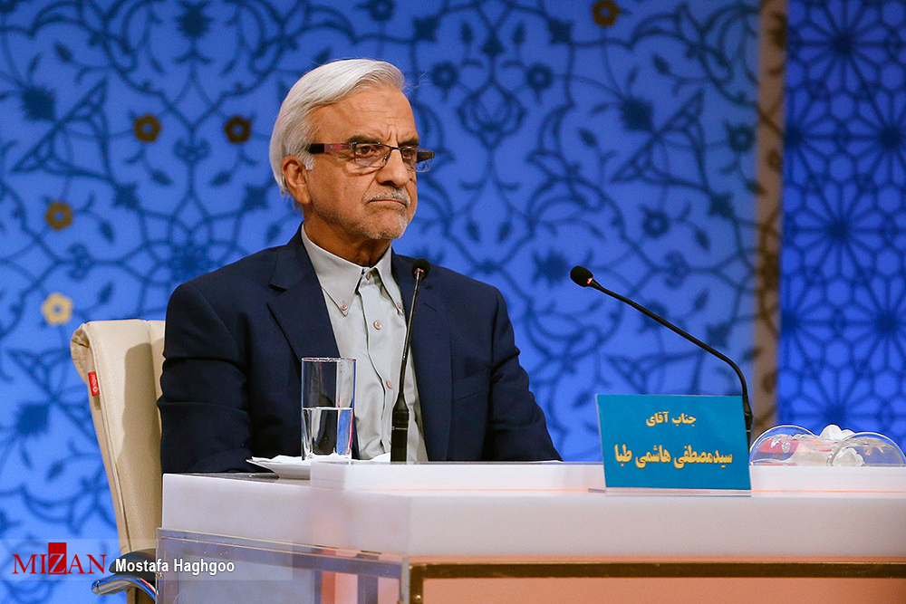 گزارش تصویری / دومین مناظره تلویزیونی نامزدهای انتخابات ریاست جمهوری / حجت الاسلام ابراهیم رئیسی، اسحاق جهانگیری، سیدمصطفی میرسلیم، حجت الاسلام حسن روحانی، محمدباقر قالیباف و سید مصطفی هاشمی طبا جمعه پانزدهم اردیبهشت برای دومین بار در مناظره انتخابات ریاست جمهوری در صدا و سیما شرکت کردند.