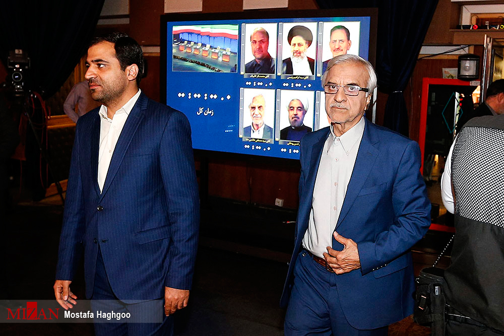 آخرین مناظره تلویزیونی کاندیداهای انتخابات ریاست جمهوری / آخرین مناظره تلویزیونی کاندیداهای دوازدهمین دوره انتخابات ریاست جمهوری با حضور سید ابراهیم رئیسی، حجت الاسلام حسن روحانی، سید مصطفی میرسلیم، مصطفی هاشمی طبا، اسحاق جهانگیری و محمدباقرقالیباف روز جمعه بیست و دوم اردیبهشت در صدا و سیما برگزار شد.