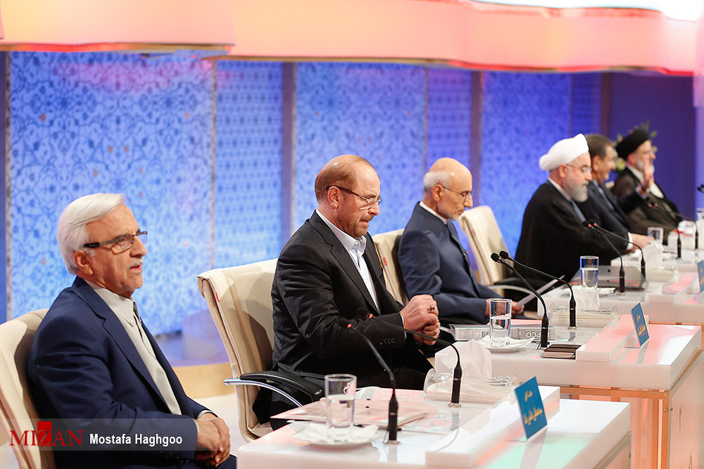 آخرین مناظره تلویزیونی کاندیداهای انتخابات ریاست جمهوری / آخرین مناظره تلویزیونی کاندیداهای دوازدهمین دوره انتخابات ریاست جمهوری با حضور سید ابراهیم رئیسی، حجت الاسلام حسن روحانی، سید مصطفی میرسلیم، مصطفی هاشمی طبا، اسحاق جهانگیری و محمدباقرقالیباف روز جمعه بیست و دوم اردیبهشت در صدا و سیما برگزار شد.