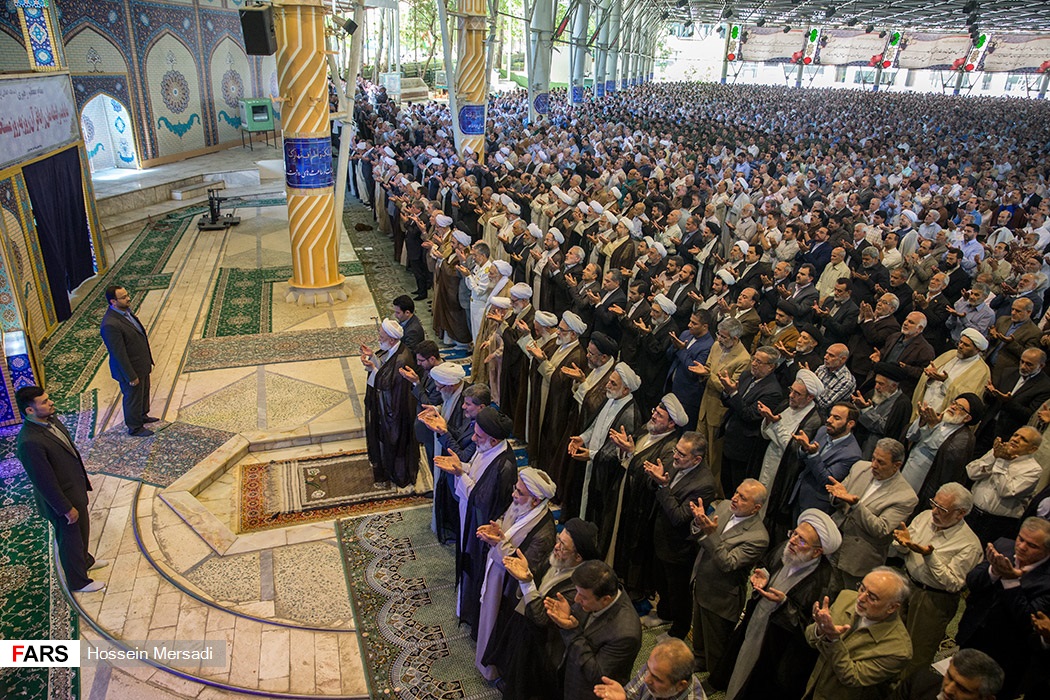 گزارش تصویری / نماز جمعه تهران - ۱۲ خرداد ۱۳۹۶ / نماز جمعه دوازدهم خرداد به امامت آیت الله امامی کاشانی در دانشگاه تهران برگزار شد.