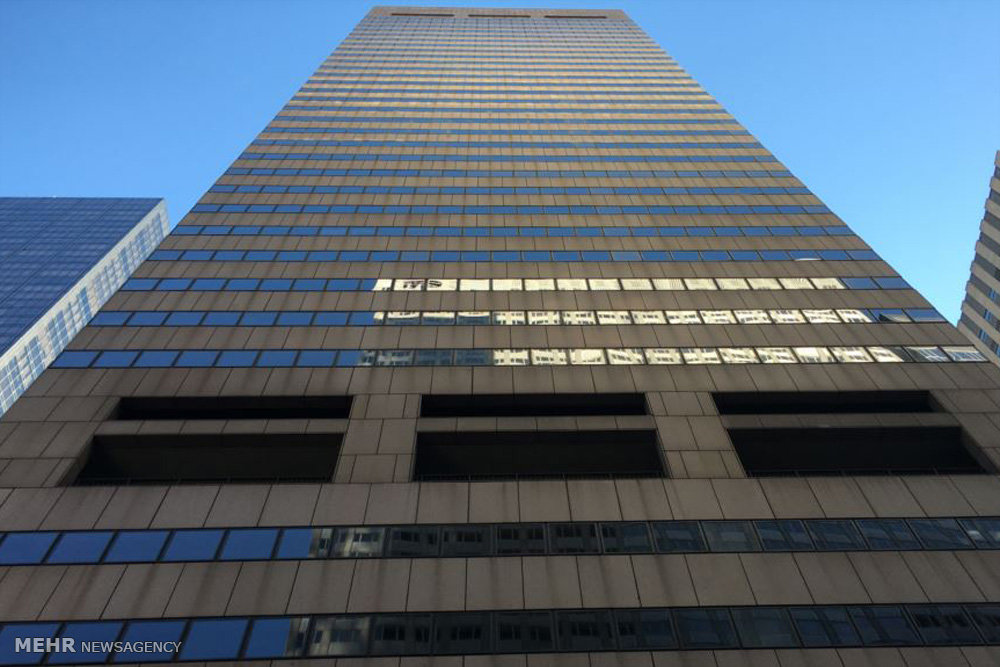 گزارش تصویری / ساختمان بنیاد علوی در منهتن نیویورک / هیات منصفه دادگاهی در نیویورک علیه بنیاد علوی رای داده و به این ترتیب راه را برای مصادره اموال آن هموار کرده است. بنیاد علوی مالکیت ساختمانی ۳۶ طبقه در خیابان پنجم منطقه منتهن نیویورک به ارزش بیش از ۵۰۰ میلیون دلار را در اختیار دارد.