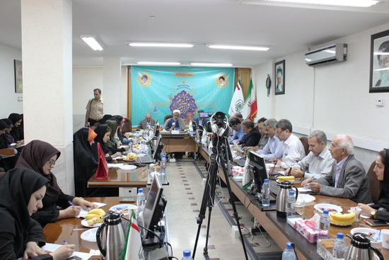 گزارش تصویری / نشست خبری مدیر کل اوقاف و امور خیریه استان اصفهان بمناسبت مسابقات استانی قرآن کریم / نشست خبری چهلمین دوره مسابقات استانی قرآن کریم صبح امروز با حضور حجت الاسلام والمسلمین رضا صادقی، مدیر کل اوقاف و امور خیریه استان اصفهان و معاونین با اصحاب رسانه برگزار شد.