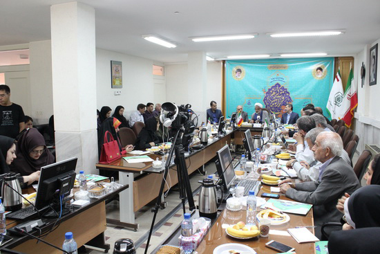 گزارش تصویری / نشست خبری مدیر کل اوقاف و امور خیریه استان اصفهان بمناسبت مسابقات استانی قرآن کریم / نشست خبری چهلمین دوره مسابقات استانی قرآن کریم صبح امروز با حضور حجت الاسلام والمسلمین رضا صادقی، مدیر کل اوقاف و امور خیریه استان اصفهان و معاونین با اصحاب رسانه برگزار شد.