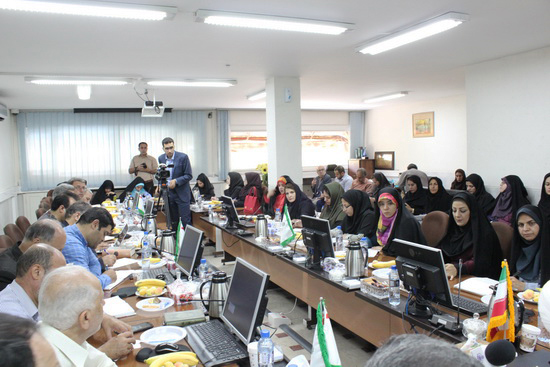 گزارش تصویری / نشست خبری مدیر کل اوقاف و امور خیریه استان اصفهان بمناسبت مسابقات استانی قرآن کریم / نشست خبری چهلمین دوره مسابقات استانی قرآن کریم صبح امروز با حضور حجت الاسلام والمسلمین رضا صادقی، مدیر کل اوقاف و امور خیریه استان اصفهان و معاونین با اصحاب رسانه برگزار شد.