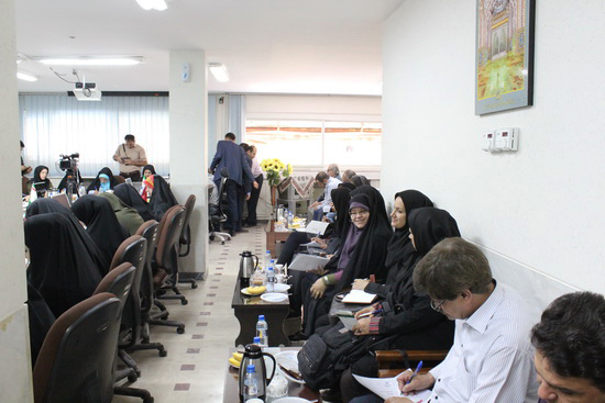 گزارش تصویری / نشست خبری مدیر کل اوقاف و امور خیریه استان اصفهان بمناسبت مسابقات استانی قرآن کریم / نشست خبری چهلمین دوره مسابقات استانی قرآن کریم صبح امروز با حضور حجت الاسلام والمسلمین رضا صادقی، مدیر کل اوقاف و امور خیریه استان اصفهان و معاونین با اصحاب رسانه برگزار شد.