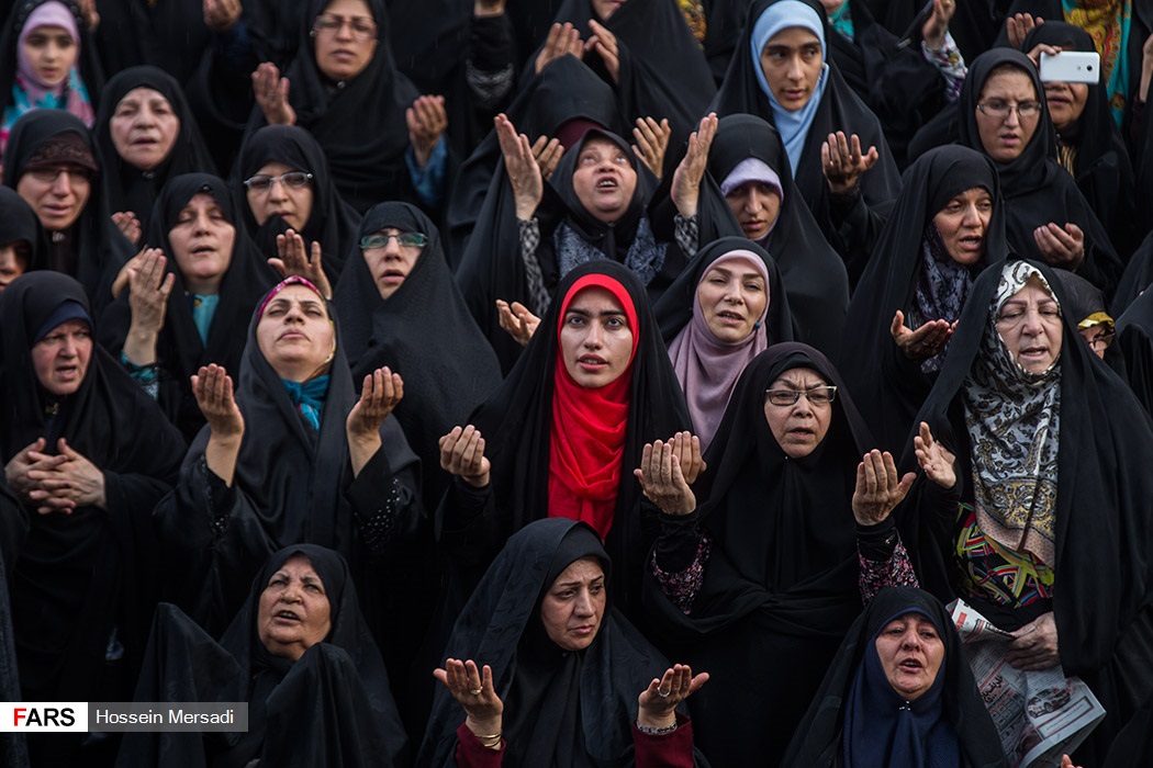 گزارش تصویری / اجتماع سراسری بزرگداشت روز ملی عفاف و حجاب / به مناسبت فرا رسیدن روز ملی عفاف و حجاب اجتماع بزرگ و سراسری روز ملی عفاف و حجاب و مدافعان صیانت از حریم خانواده عصر چهارشنبه بیست و یکم تیرماه همزمان با سراسر ایران اسلامی در میدان امام حسین (ع) تهران برگزار شد.