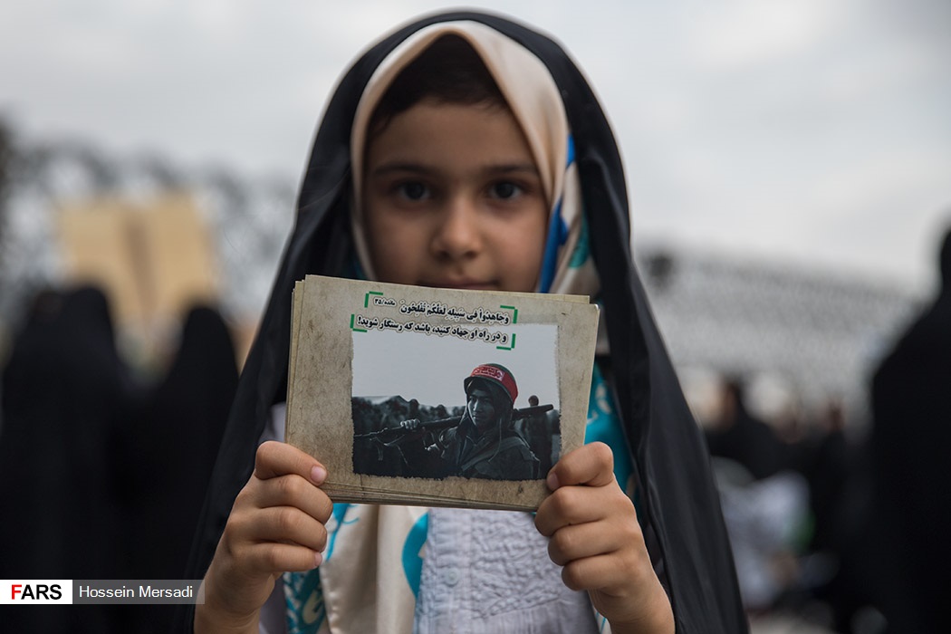 گزارش تصویری / اجتماع سراسری بزرگداشت روز ملی عفاف و حجاب / به مناسبت فرا رسیدن روز ملی عفاف و حجاب اجتماع بزرگ و سراسری روز ملی عفاف و حجاب و مدافعان صیانت از حریم خانواده عصر چهارشنبه بیست و یکم تیرماه همزمان با سراسر ایران اسلامی در میدان امام حسین (ع) تهران برگزار شد.