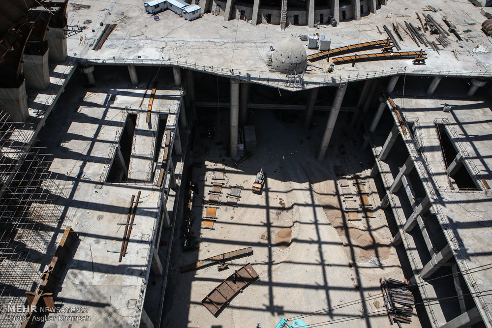 گزارش تصویری / ساخت بزرگترین ایوان فلزی و بتونی جهان / مهندسان جوان قرارگاه سازندگی خاتم الانبیاء موفق به ساخت بزرگترین ایوان فلزی و بتونی جهان در مصلای امام خمینی (ره) شدند.