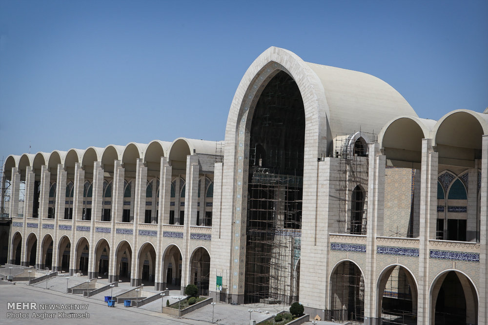 گزارش تصویری / ساخت بزرگترین ایوان فلزی و بتونی جهان / مهندسان جوان قرارگاه سازندگی خاتم الانبیاء موفق به ساخت بزرگترین ایوان فلزی و بتونی جهان در مصلای امام خمینی (ره) شدند.