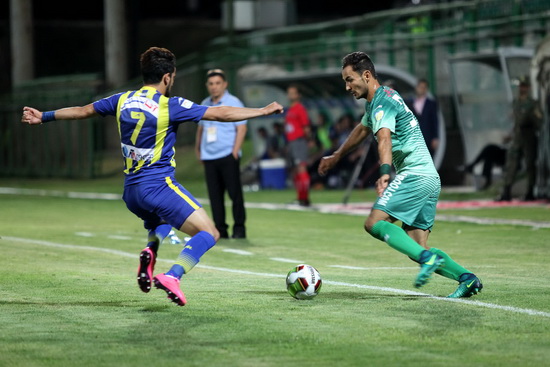 گزارش تصویری / دیدار تیم های فوتبال ذوب آهن و گسترش فولاد / دیدار تیم های فوتبال ذوب آهن اصفهان و گسترش فولاد تبریز در هفته دوم لیگ برتر فوتبال کشور، با پیروزی سه بر صفر تیم ذوب آهن در ورزشگاه فولادشهر اصفهان به پایان رسید.