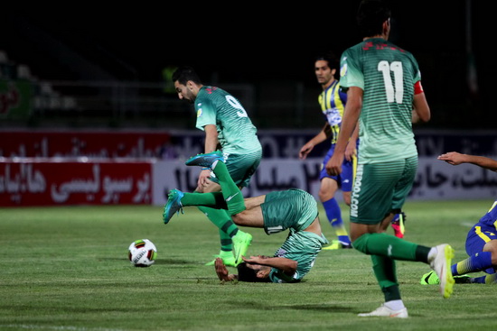 گزارش تصویری / دیدار تیم های فوتبال ذوب آهن و گسترش فولاد / دیدار تیم های فوتبال ذوب آهن اصفهان و گسترش فولاد تبریز در هفته دوم لیگ برتر فوتبال کشور، با پیروزی سه بر صفر تیم ذوب آهن در ورزشگاه فولادشهر اصفهان به پایان رسید.