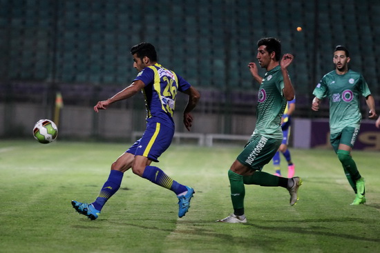 گزارش تصویری / دیدار تیم های فوتبال ذوب آهن و گسترش فولاد / دیدار تیم های فوتبال ذوب آهن اصفهان و گسترش فولاد تبریز در هفته دوم لیگ برتر فوتبال کشور، با پیروزی سه بر صفر تیم ذوب آهن در ورزشگاه فولادشهر اصفهان به پایان رسید.